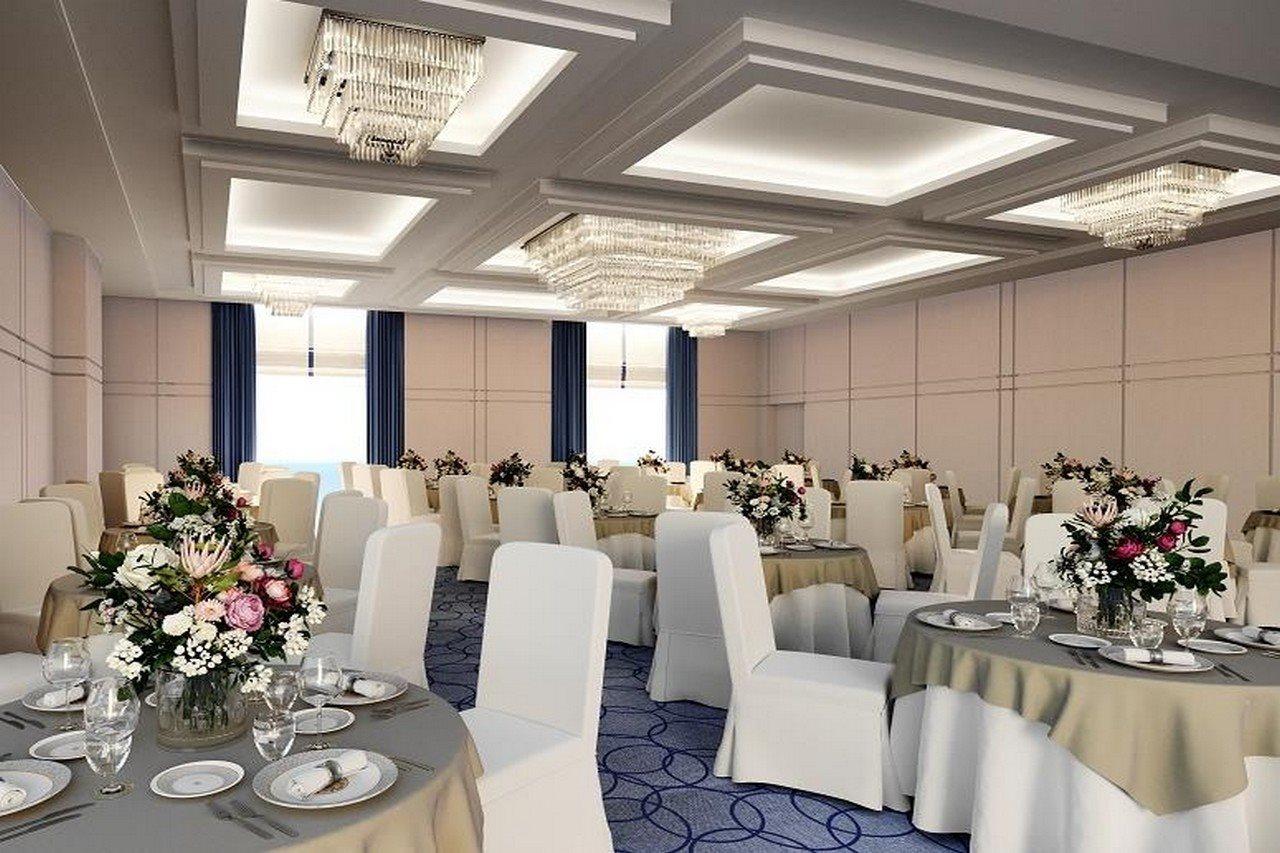 Grand Swiss-belhotel Waterfront Seef فندق 5*