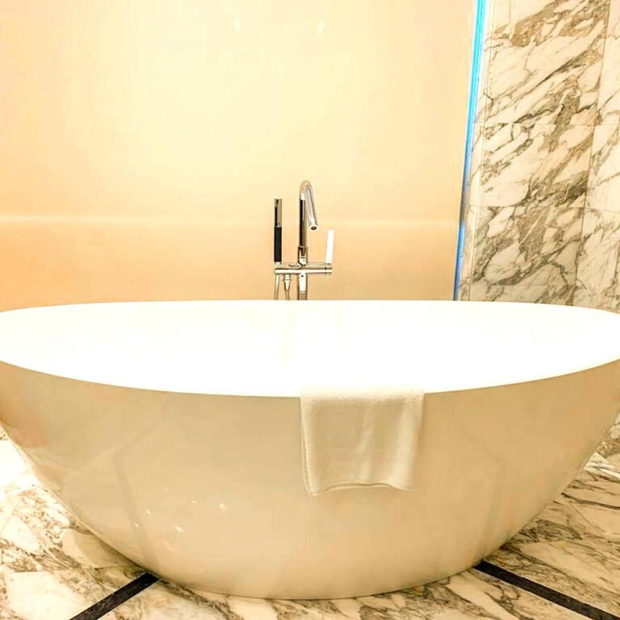Grand Swiss-belhotel Waterfront Seef 5*